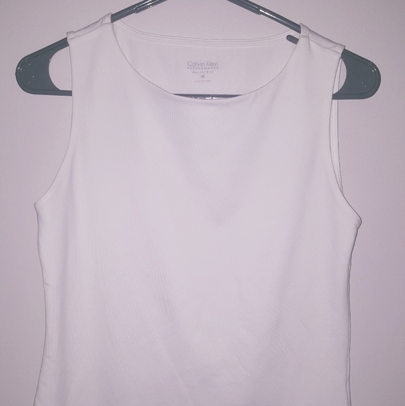 Calvin Klein Tops - 🔔Sale🔔Calvin Klein tank